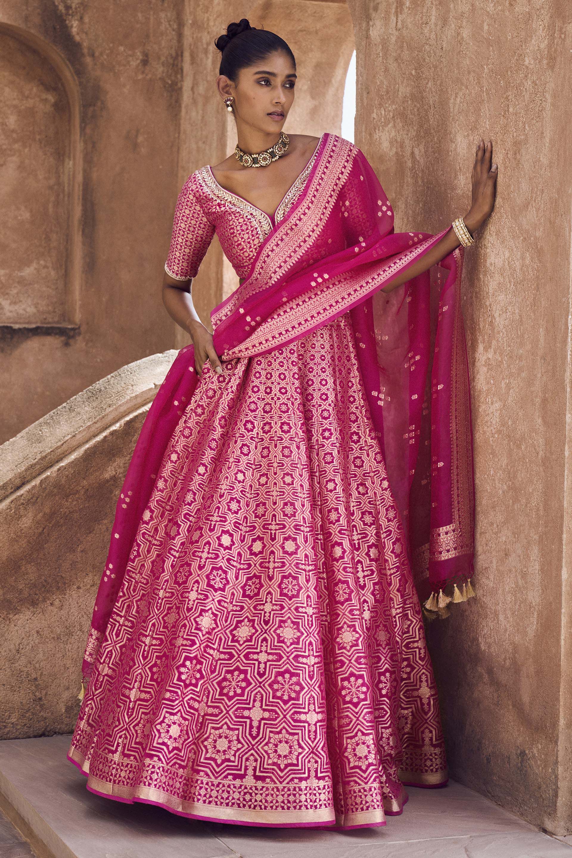Hot pink lengha clearance